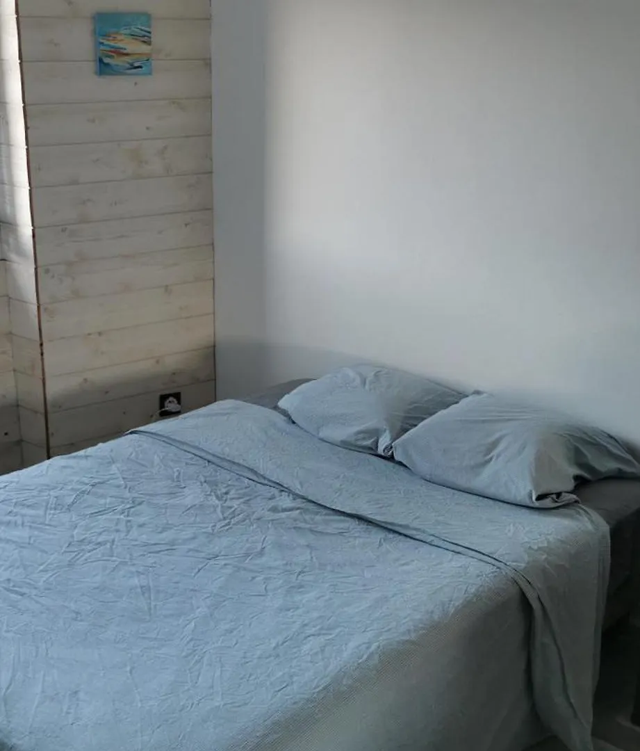 Large Studio With Sea View Binic Frankrig