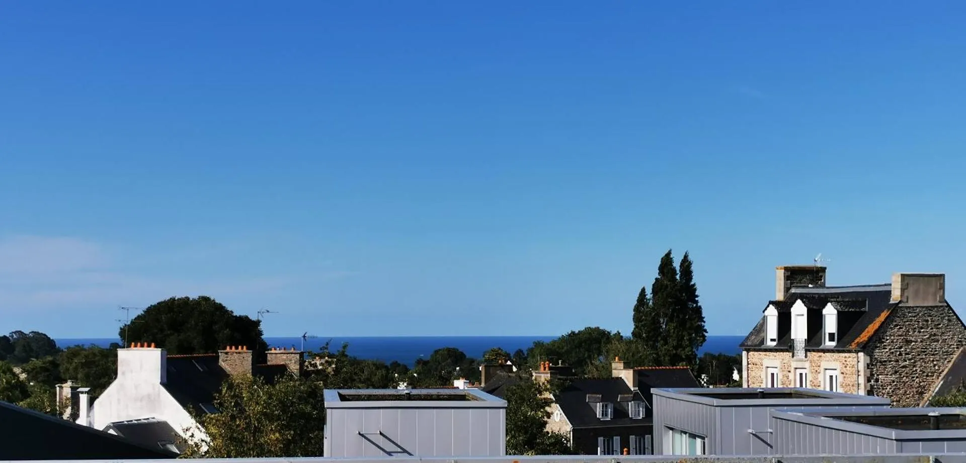 Large Studio With Sea View Binic Frankrig